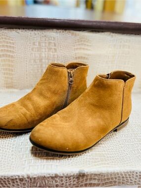 Cat & Jack Suede Ankle Booties in Camel Brown